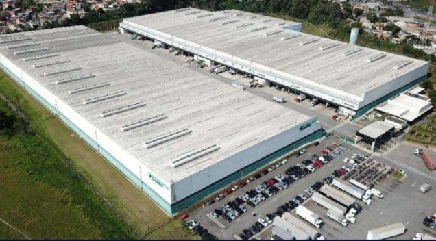 Galpão logístico classe AAA disponível para locação em Embu das Artes 10.497 m² com docas e acesso ao Rodoanel