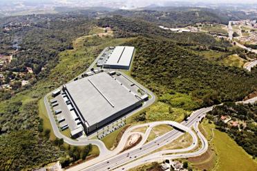 Galpão logístico alugar Cotia São Paulo